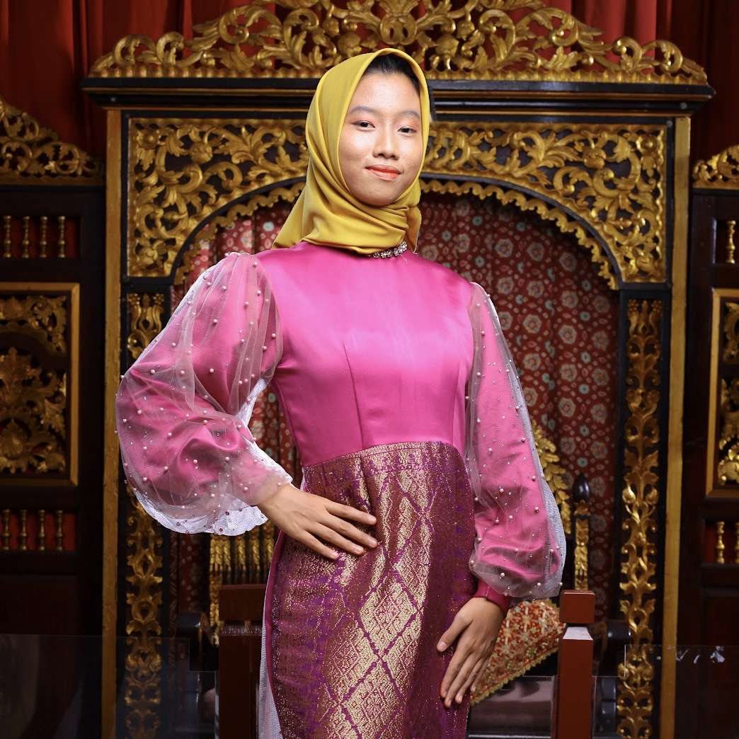 FAIRUZ SALSABILA HAKIM 